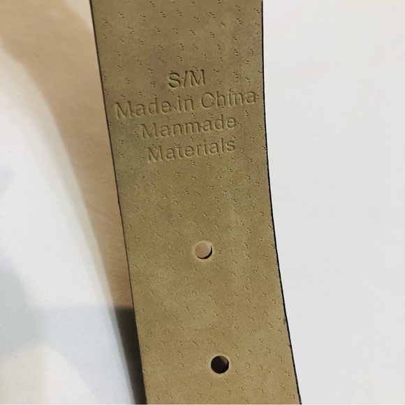 Women’s belt five loop brown. Size S/M. Materials manmade. Size 38”L X 1-1/2”W - Picture 3 of 4